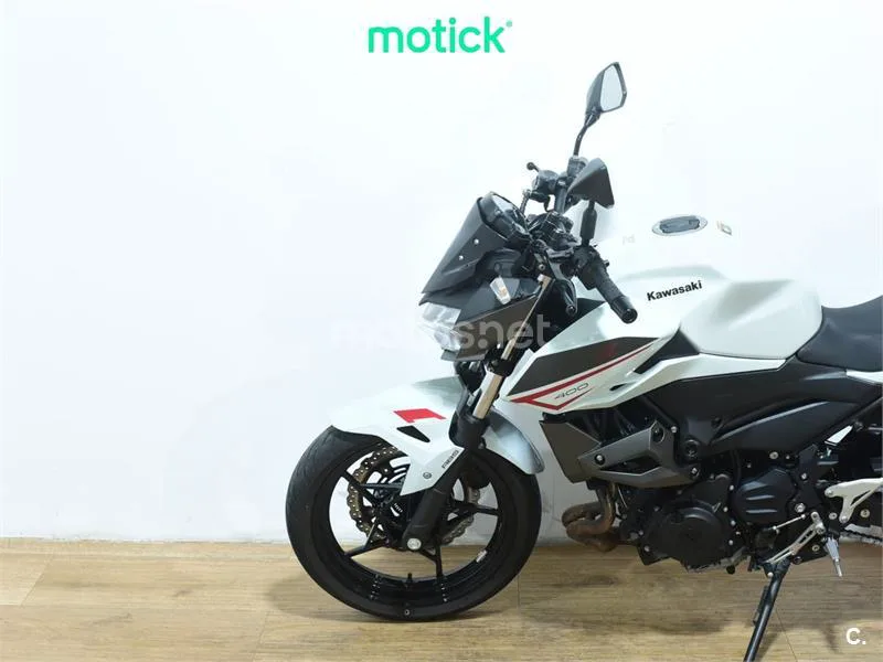 Kawasaki Z400 - Vista 8