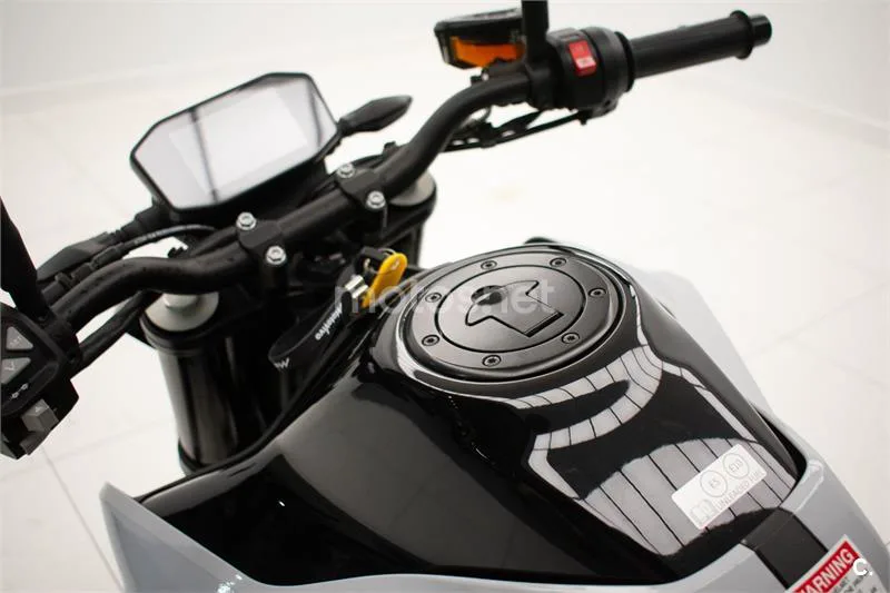 KTM 790 Adventure - Vista 15