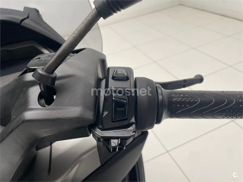 Piaggio MP3 - Vista 12