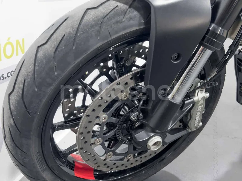 Ducati Monster - Vista 14