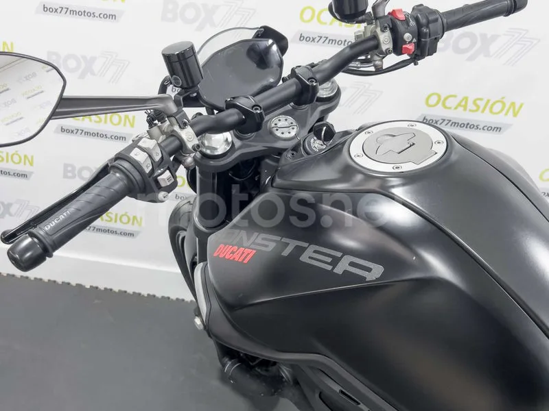 Ducati Monster - Vista 10