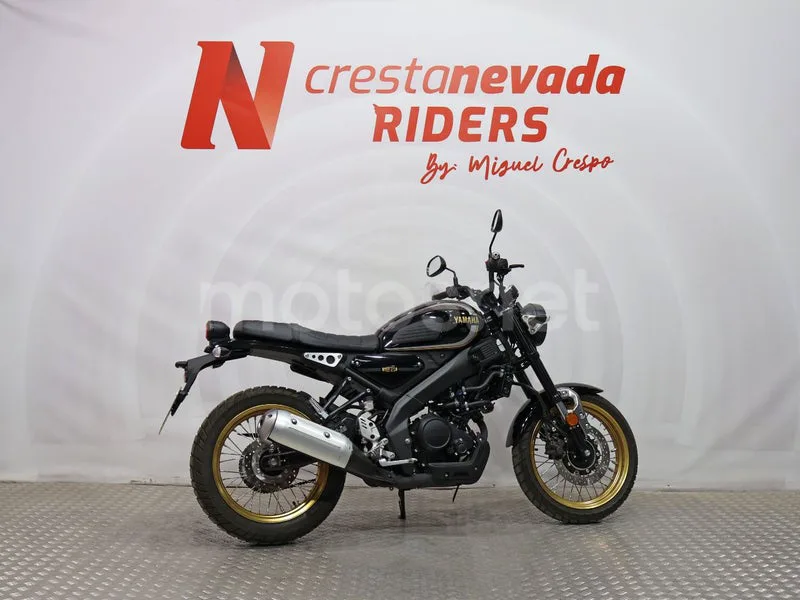 Yamaha XSR125 - Vista 11