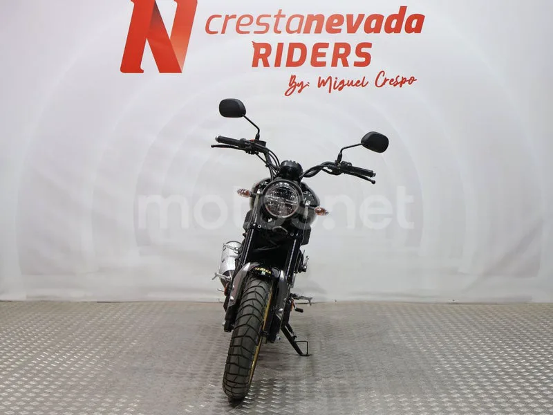 Yamaha XSR125 - Vista 5