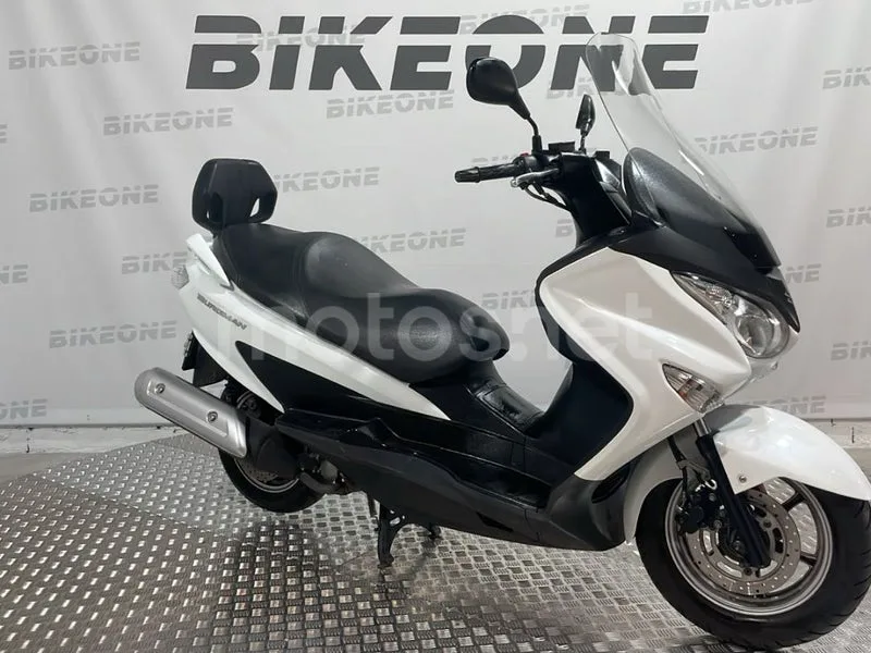Suzuki Burgman 125 1699 € 2015 Málaga - 2