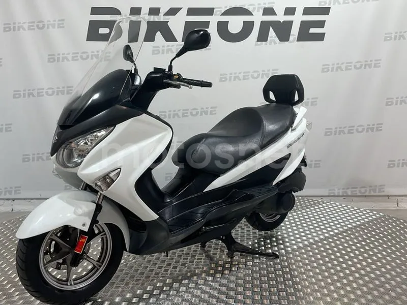 Suzuki Burgman 125 - Vista 3