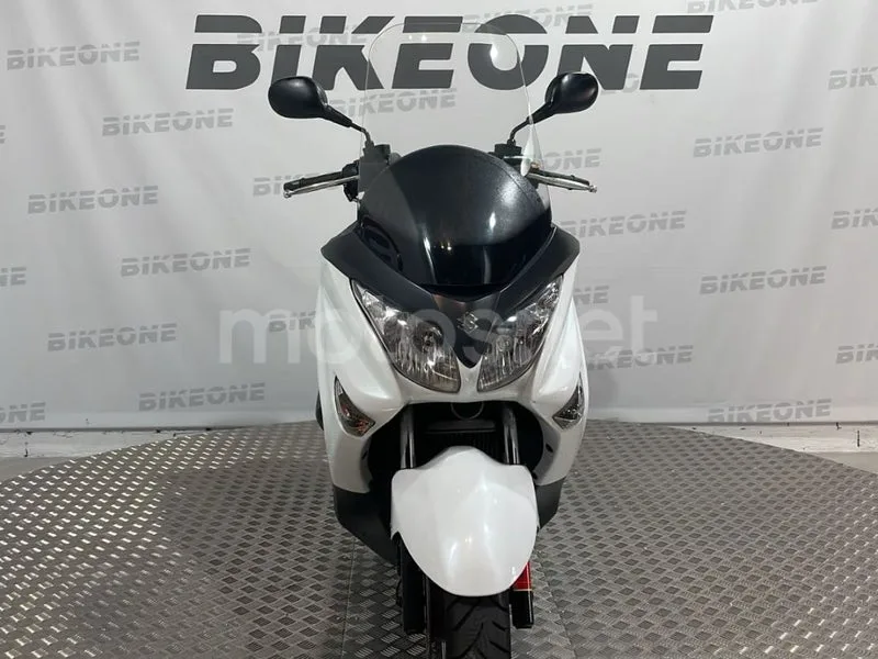 Suzuki Burgman 125 - Vista 5