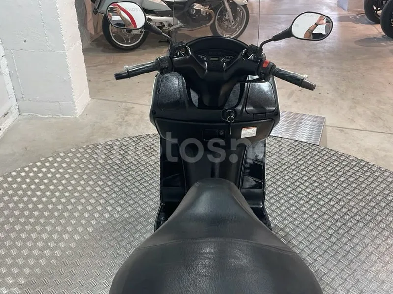 Suzuki Burgman 125 - Vista 7