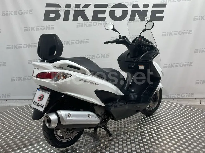 Suzuki Burgman 125 - Vista 9