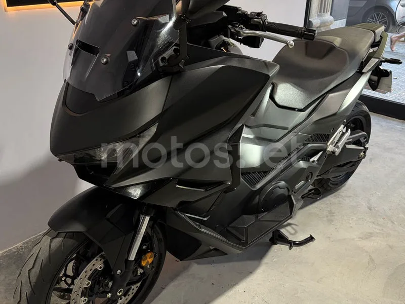 Honda Forza 750 - Vista 14