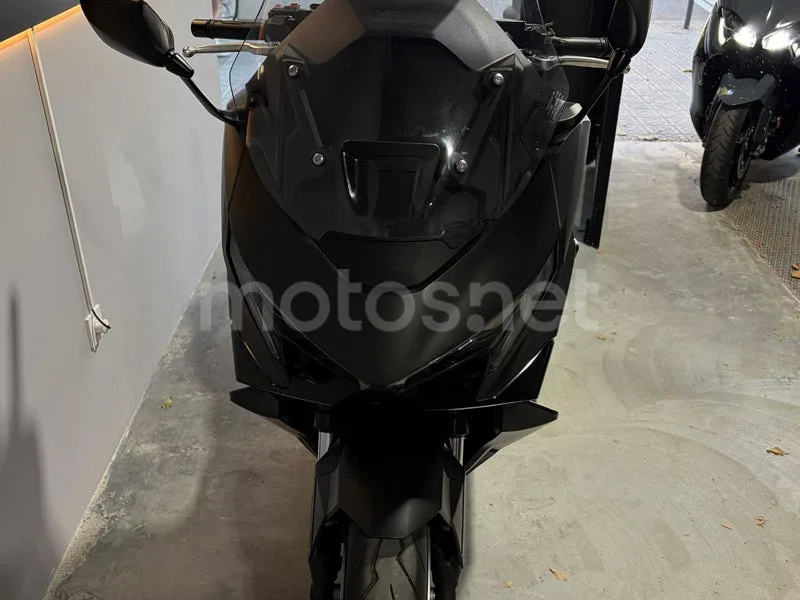 Honda Forza 750 - Vista 4