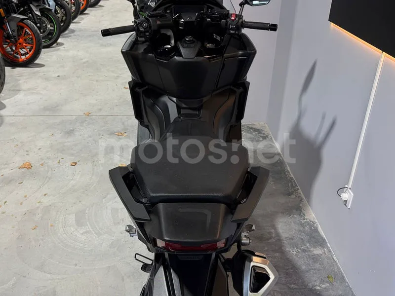 Honda Forza 750 - Vista 5