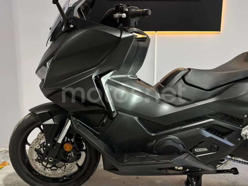 Honda Forza 750 - Vista 7