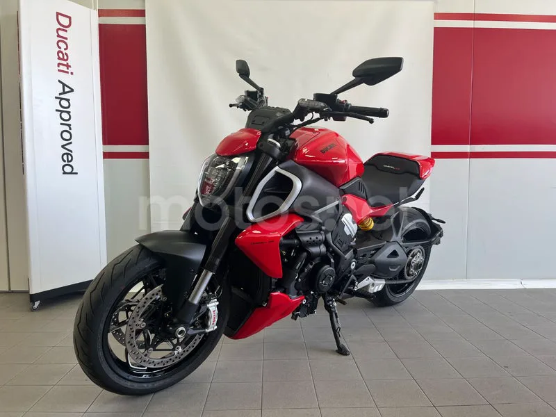 Ducati Diavel V4 - Vista 3