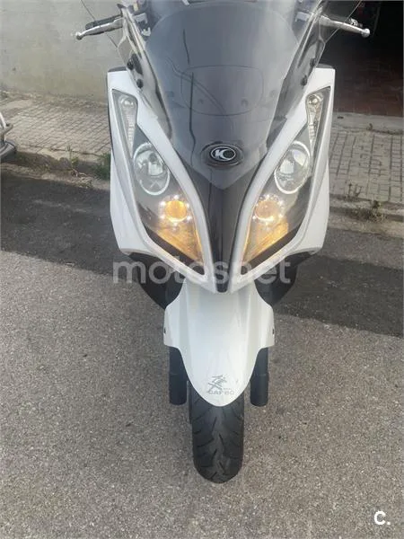 Kymco Super Dink 300 - Vista 3