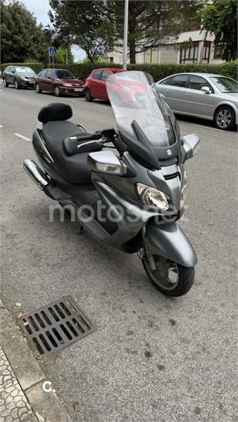 Suzuki Burgman 650 Executive - Vista 3
