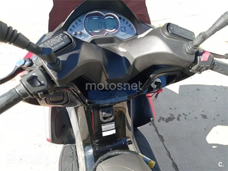 Kymco K-XCT 125i - Vista 7