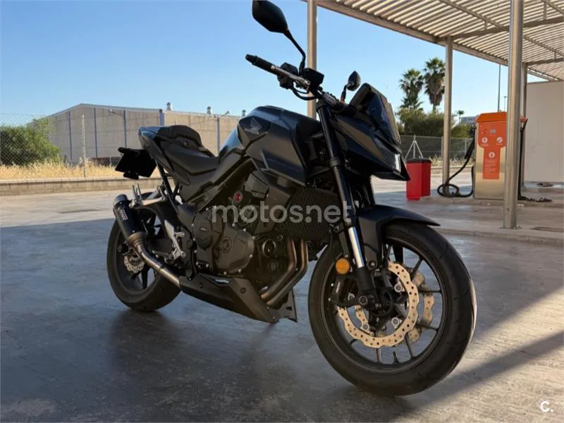 Honda CB750 Hornet - Vista 3