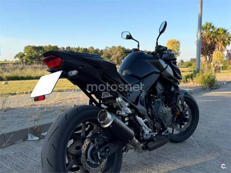 Honda CB750 Hornet - Vista 5