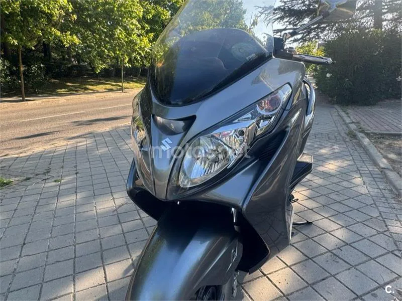 Suzuki Burgman 400 - Vista 14