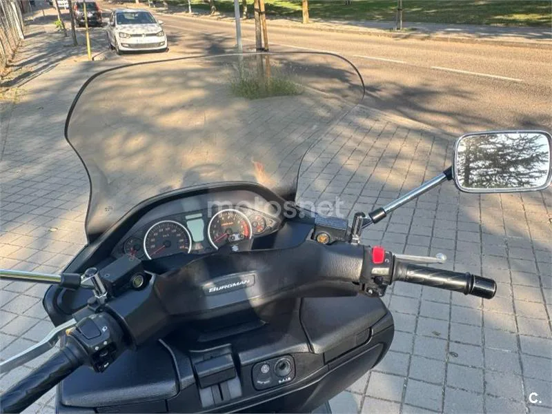 Suzuki Burgman 400 - Vista 15