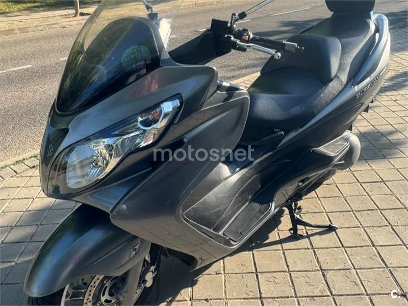 Suzuki Burgman 400 - Vista 9