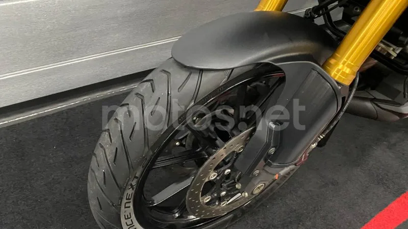 Suzuki V-Strom 1000 - Vista 12