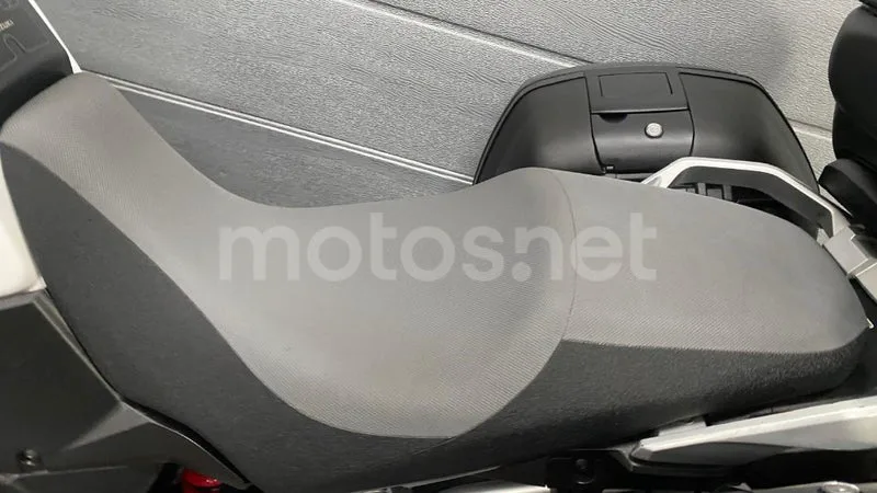Suzuki V-Strom 1000 - Vista 16