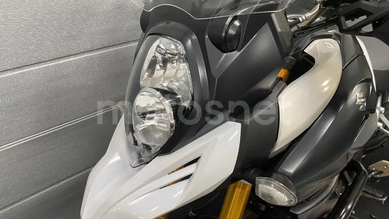 Suzuki V-Strom 1000 - Vista 17