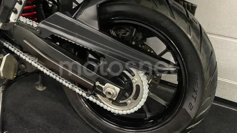 Suzuki V-Strom 1000 - Vista 18