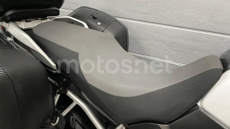 Suzuki V-Strom 1000 - Vista 10