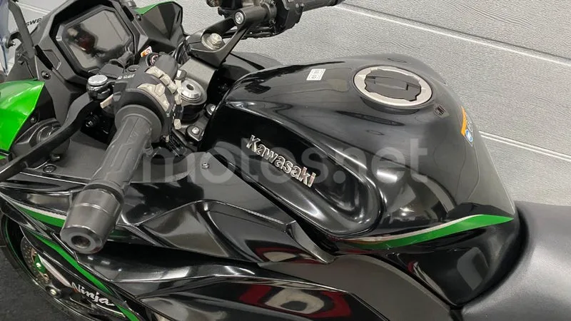 Kawasaki Ninja 1000SX - Vista 13