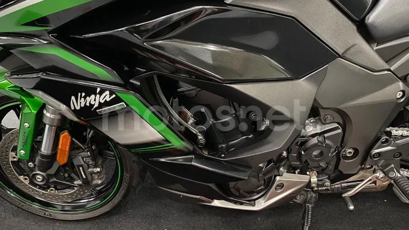 Kawasaki Ninja 1000SX - Vista 17