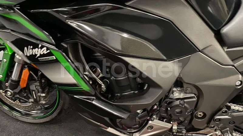 Kawasaki Ninja 1000SX - Vista 7