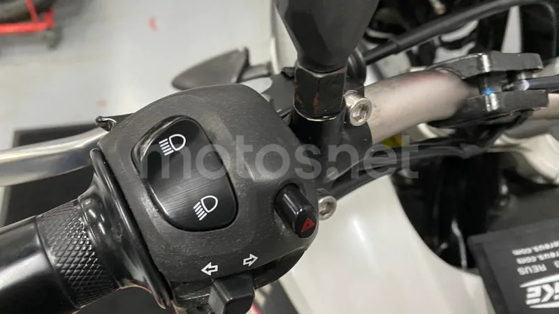 Yamaha XT660Z Ténéré - Vista 17