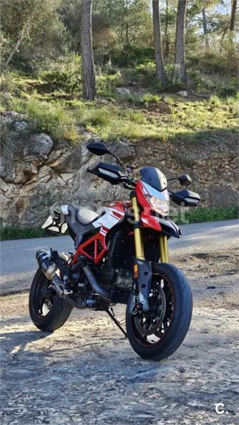 Ducati Hypermotard 939 - Vista 3
