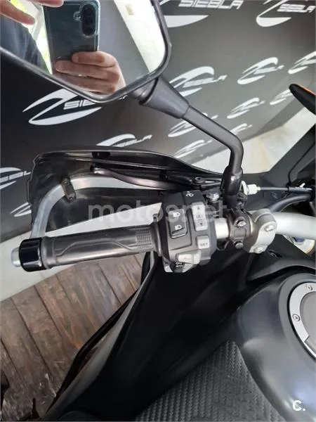 Honda CRF1000L Africa Twin - Vista 6