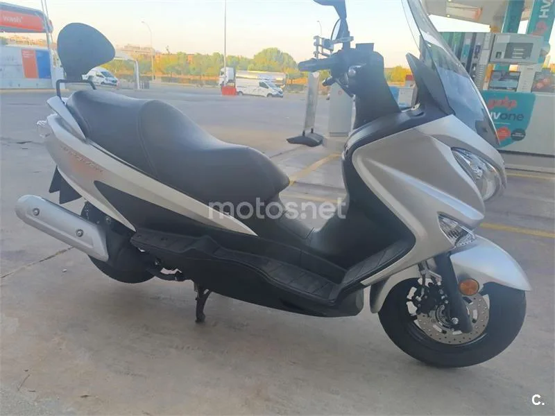 Suzuki Burgman 125 - Vista 3