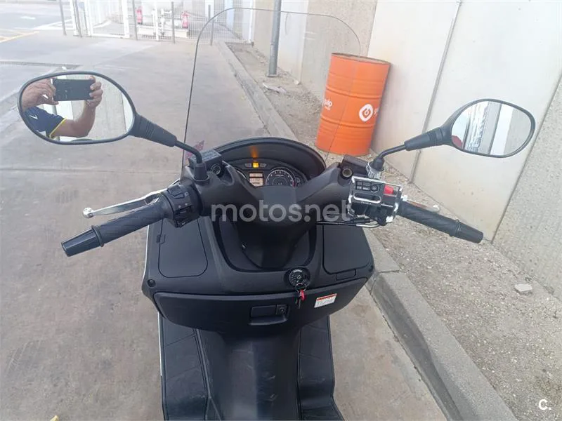 Suzuki Burgman 125 - Vista 5