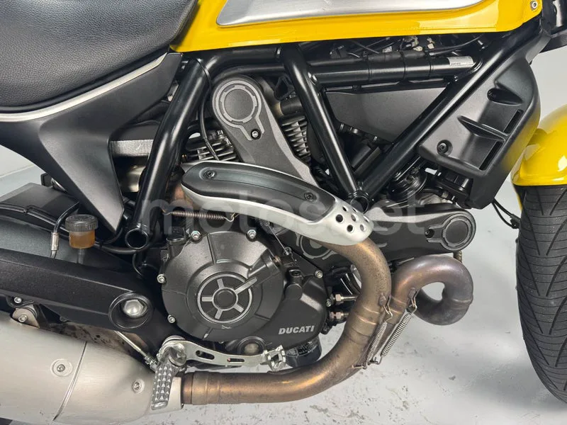 Ducati Scrambler - Vista 5