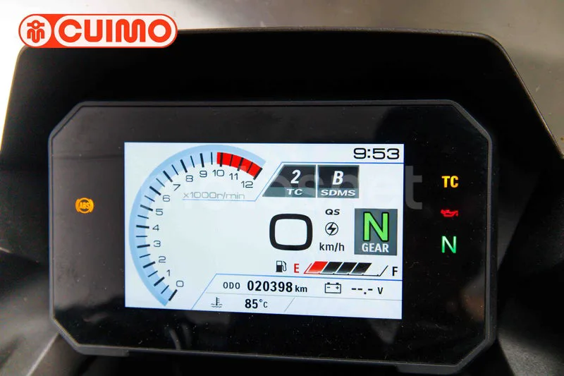 Suzuki GSX-8R - Vista 32
