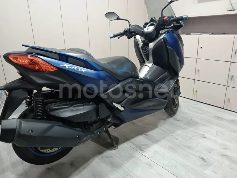Yamaha XMAX 400 - Vista 5