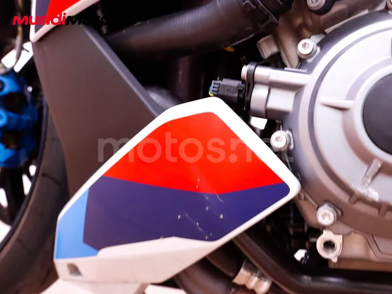 BMW M 1000 R - Vista 24