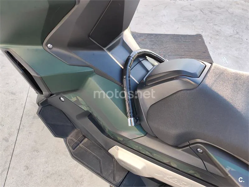Honda X-ADV - Vista 4