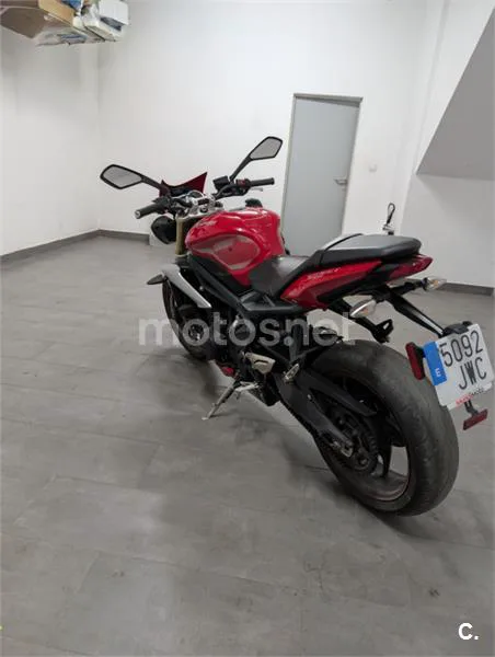 Triumph Street Triple - Vista 4