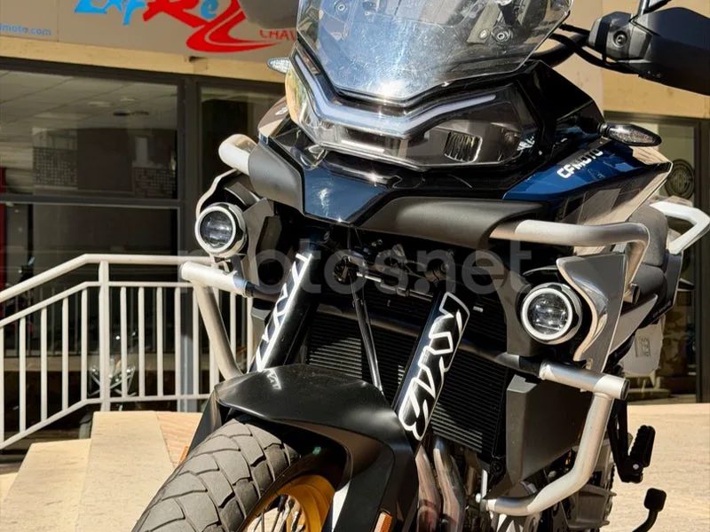 CFMOTO 800MT - Vista 14