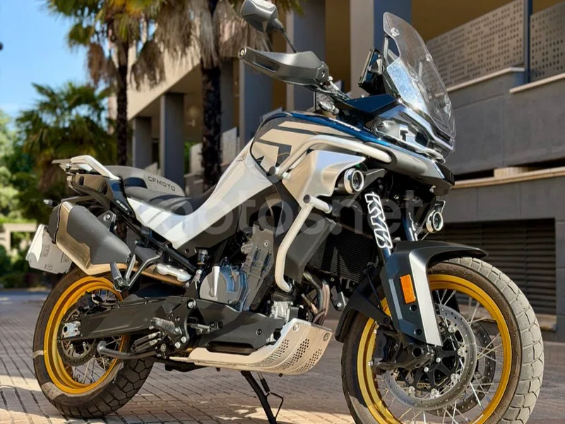 CFMOTO 800MT - Vista 16