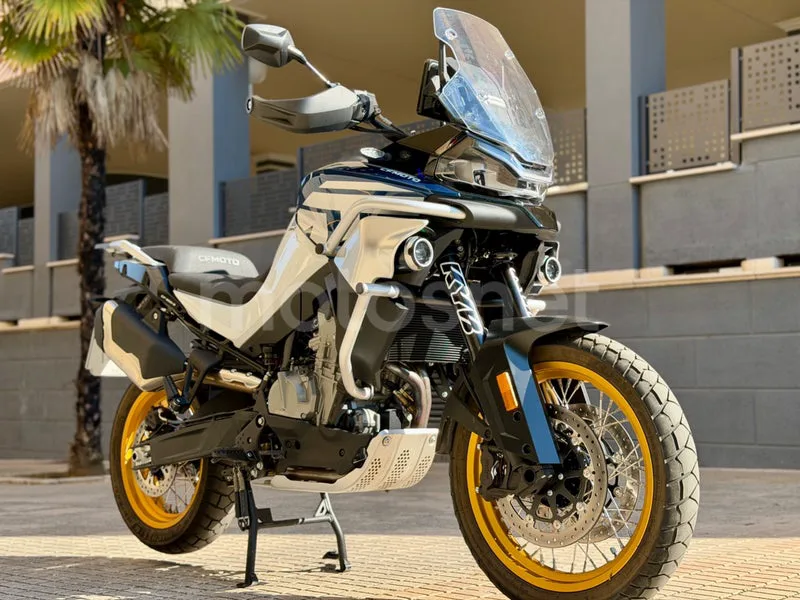 CFMOTO 800MT - Vista 24