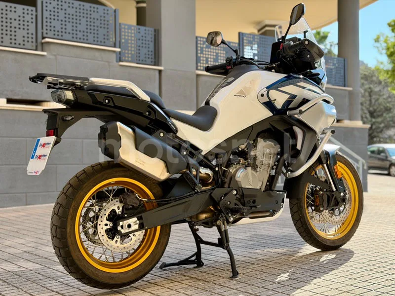 CFMOTO 800MT - Vista 32