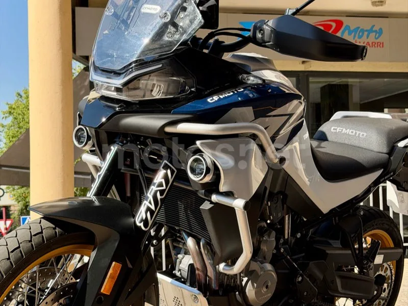 CFMOTO 800MT - Vista 9