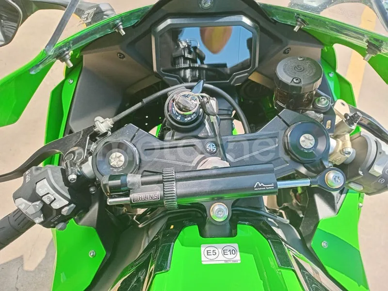 Kawasaki Ninja ZX-10R - Vista 8